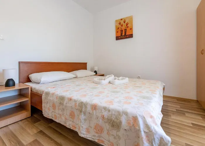 Dom wakacyjny 3 Bedroom Gorgeous In Kremena