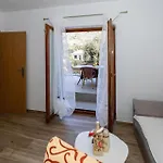 Holiday home 3 Bedroom Gorgeous In Kremena