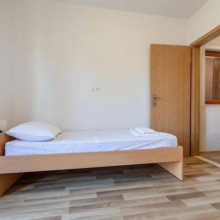 Dom wakacyjny 3 Bedroom Cozy Home In Kremena *