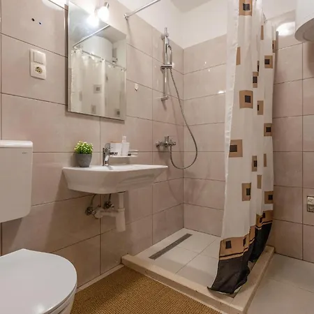 3 Bedroom Cozy Home In Kremena Dom wakacyjny Kremena