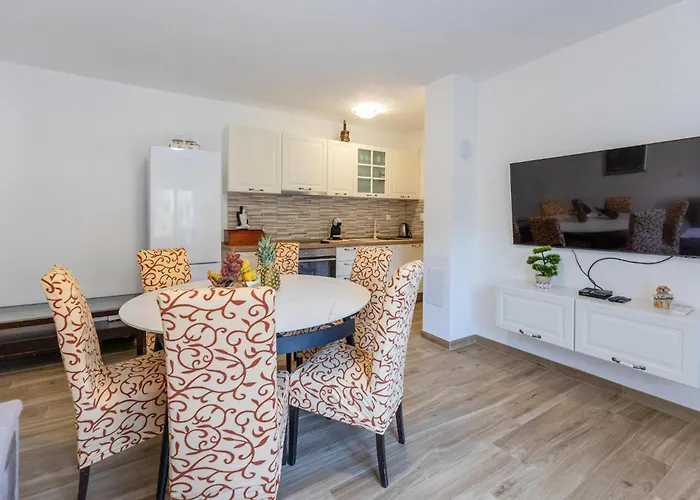 3 Bedroom Gorgeous In Holiday home *